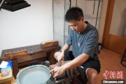海门成都“90后”小伙“十年磨一剑”：从爱好者到守艺人 传播中国文化